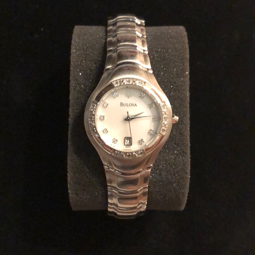 Beautiful ladies Bulova watch!